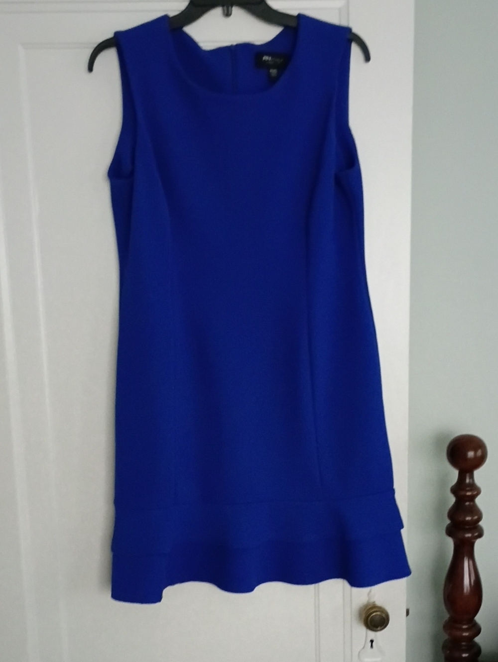 Ronni Nicole Sleeveless Shift Dress in Royal Blue